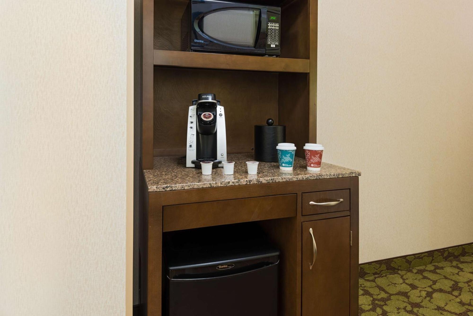 Hilton Garden Inn Wayne Buitenkant foto
