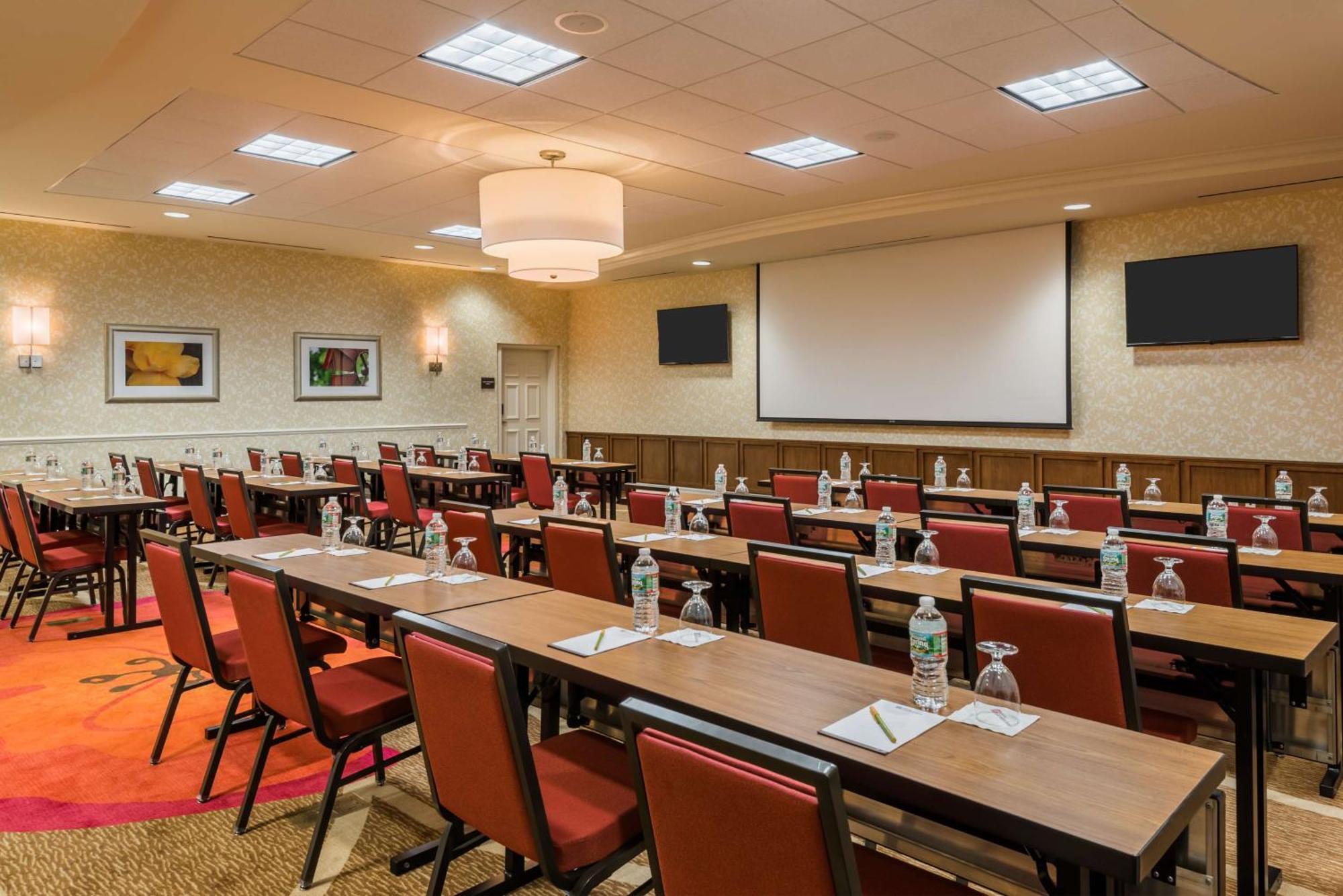 Hilton Garden Inn Wayne Buitenkant foto